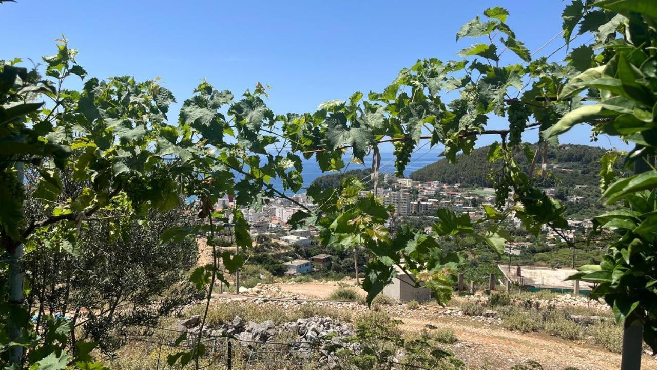 Kongjoni'S Rooms Himare Bagian luar foto