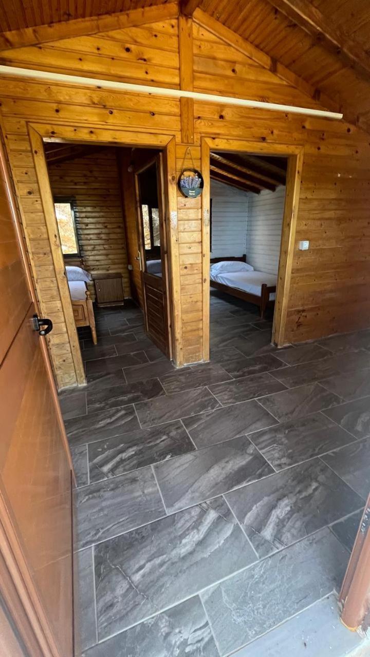 Kongjoni'S Rooms Himare Bagian luar foto