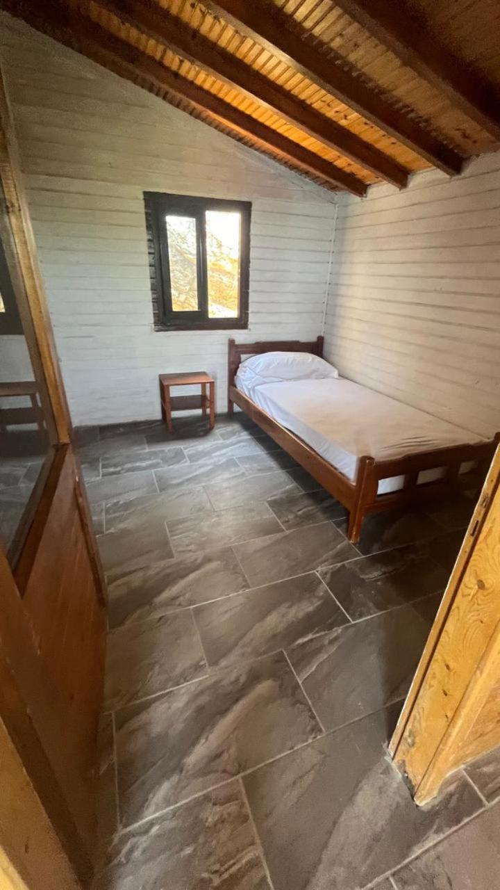 Kongjoni'S Rooms Himare Bagian luar foto